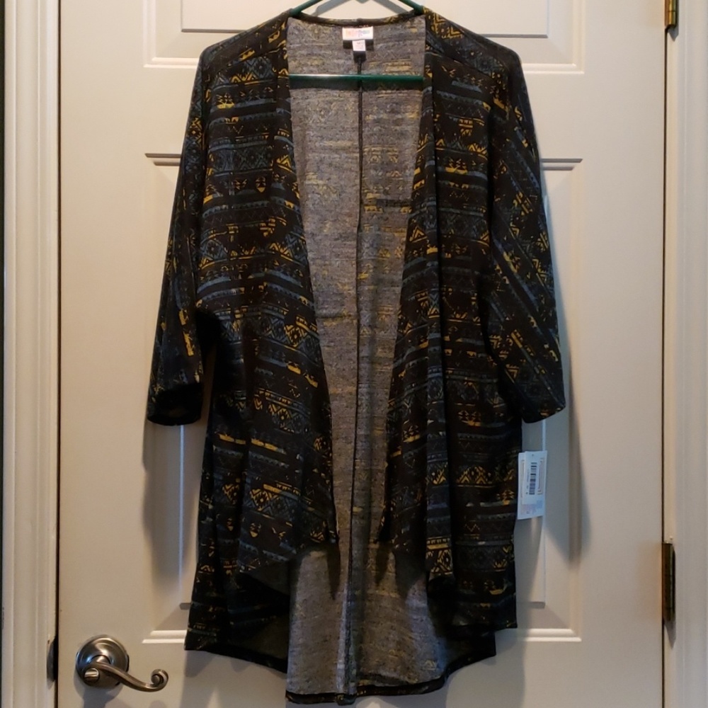 LuLaRoe Lyndsay wrap